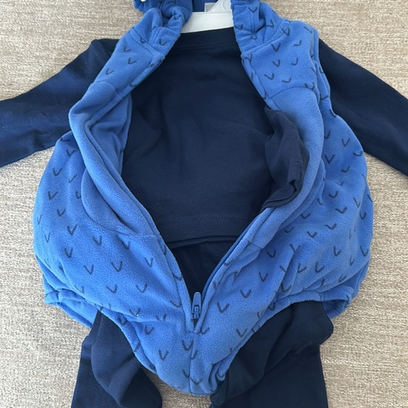 Carters Dinosaur Costume size 3-6 mo. NWT. - Picture 5 of 10